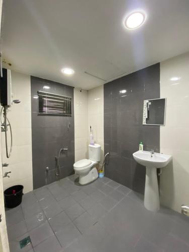 Ένα μπάνιο στο Casa Abadi Homestay