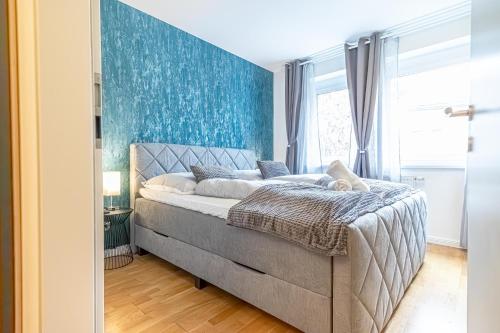 Nice 1BR & 1LR Apt with Balcony, 9min to City Center