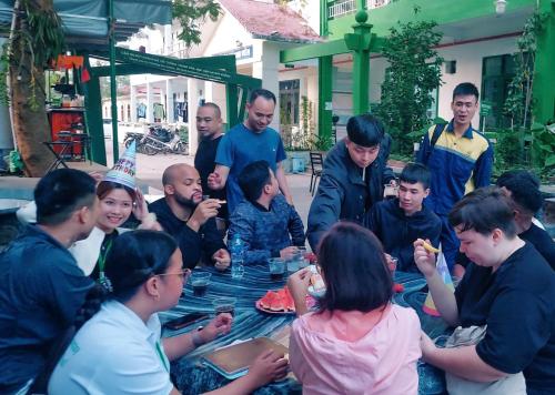 Tetamu yang menginap di HP English Campus