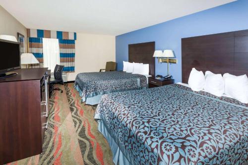 Days Inn by Wyndham Springfieldにあるベッド