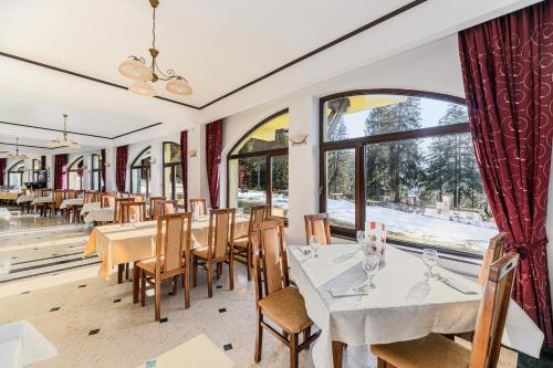 Εστιατόριο ή άλλο μέρος για φαγητό στο Hotel Casa Viorel jacuzzi & saunas