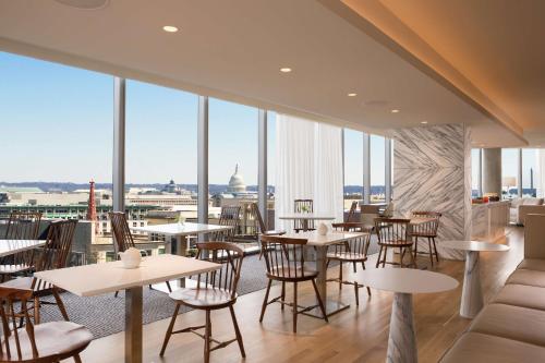 Ruang duduk di Conrad Washington DC