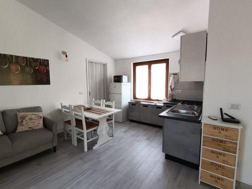 Una cocina o cocineta en Anfitrite Tortolì