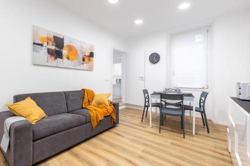 Χώρος καθιστικού στο Hostdomus - Azure Loft FREE GARAGE