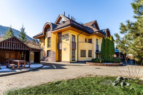 Budova, kde se hotel nachází