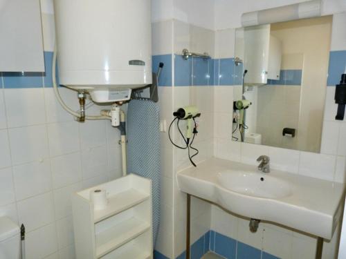 Un baño de Le clos d'Aix studio 302 parking et piscine gratuite