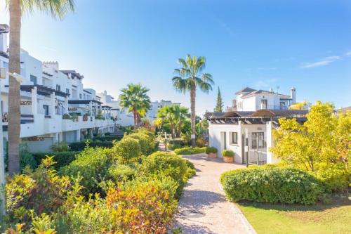 Sunset Golf Luxury Apartment with Big Terrace