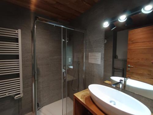 Koupelna v ubytování Appartement luxe 6 pers - Terrasse - Montgenèvre - FR-1-445-118