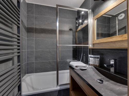 Kúpeľňa v ubytovaní Appartement rénové skis aux pieds, Tignes Le Lac, 4 pers, parking - FR-1-641-16