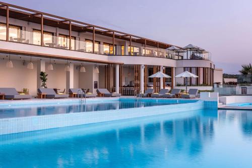 Bazén v ubytování Isla Brown Chania Resort, Curio Collection by Hilton nebo v jeho okolí