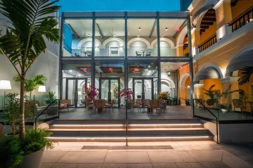 Η πρόσοψη ή η είσοδος του Palacio Provincial San Juan, Adults only, Curio Collection by Hilton