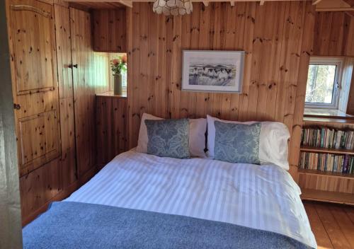 Postel nebo postele na pokoji v ubytování Barnesmore Cottage