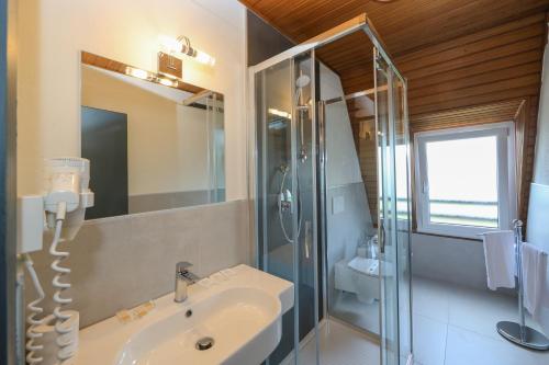 Ένα μπάνιο στο Hotel Regina del Bosco