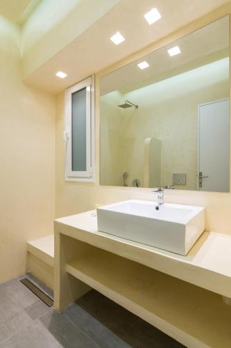 Centrally Located Apt for 3 People