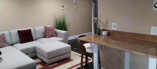 Χώρος καθιστικού στο Spacious and Private 3BR, 3BA with free parking near Downtown Washington DC