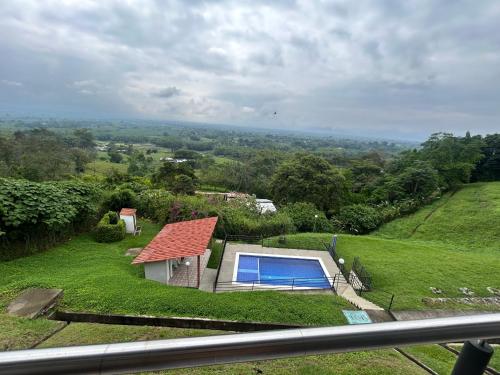 Πισίνα στο ή κοντά στο Forest House Pueblo Tapao