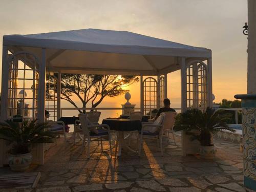 villa la guardia