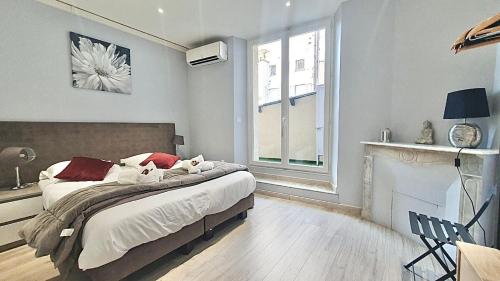 Cannes 1-Bedroom Apartment - 15M