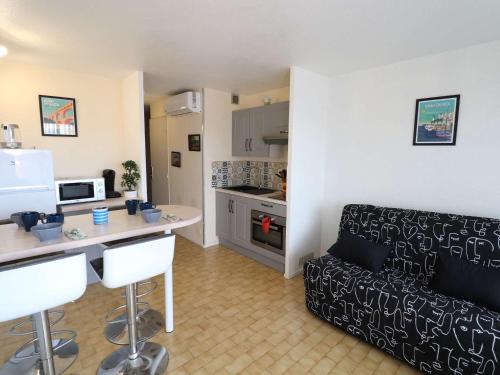 Studio Cabine avec Clim, Piscine, Ascenseur et Parking, Proche Plage et Commerces