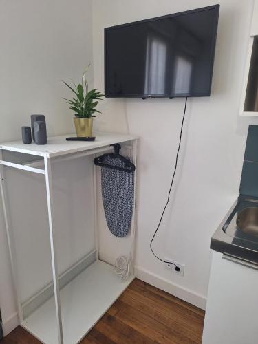 Küche/Küchenzeile in der Unterkunft L'Appel De La Forêt - Wifi Fibre, Linge & Parking
