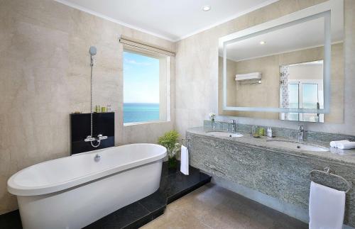 Koupelna v ubytování Hilton Hurghada Plaza Hotel