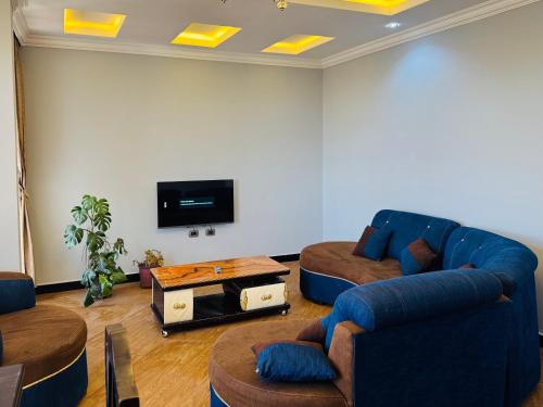TV a/nebo společenská místnost v ubytování Bright apartments prime location and easy access 2