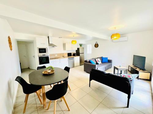 Le Cèdre Enchanté - Maison avec 2 chambres pour 6 personnes climatisée, avec terrasse et BBQ