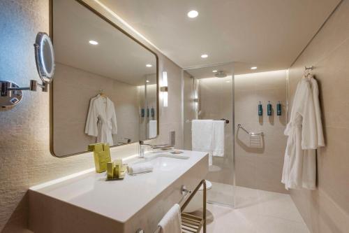 Bilik mandi di Mersin HiltonSA