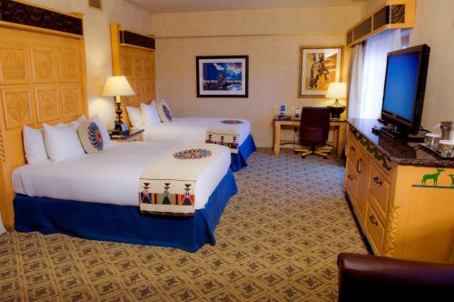Postel nebo postele na pokoji v ubytování Hilton Santa Fe Buffalo Thunder