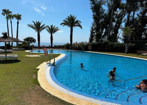 Apartamento Golf, Playa, Sol, Naturaleza, Piscina y WiFi
