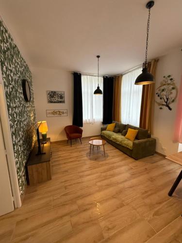 Grand F2 centre-ville, parking privée