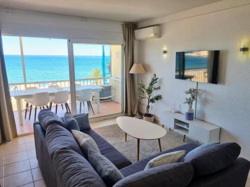 La Caracola II Beachfront & City Center Apartment