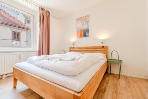 Whats-App Self-Check-IN - vibrant City Life in Graz