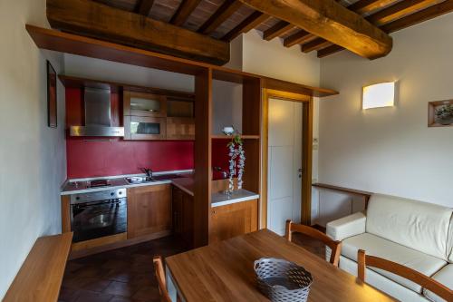 Kuchyň nebo kuchyňský kout v ubytování Tenuta Borgo San Michele