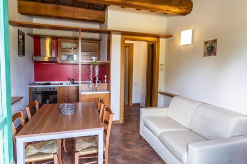 Kuchyň nebo kuchyňský kout v ubytování Tenuta Borgo San Michele