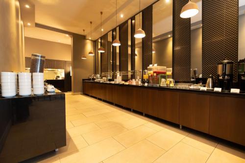Příslušenství pro přípravu čaje a kávy v ubytování Hilton Garden Inn Iquique