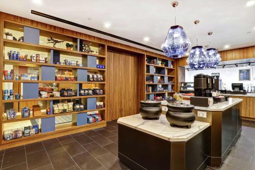 Køkken eller tekøkken på Hilton Mississauga/Meadowvale