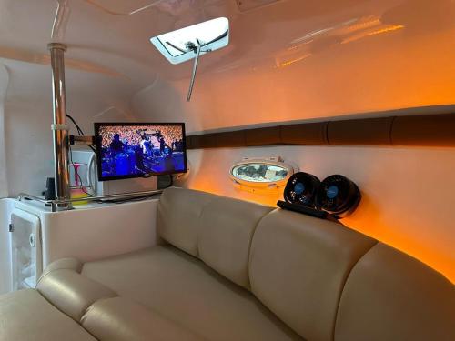 Et tv og/eller underholdning på Lancha para passeio em manaus