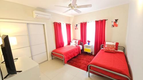 Ein Bett oder Betten in einem Zimmer der Unterkunft Sunny-Shore Hideaway