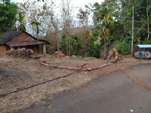 Gambar di galeri bagi The Pardalewadi Farmhouse di Parchuri