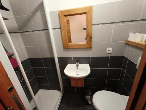 Kúpeľňa v ubytovaní Chalet Du Bois De Suffin N 10 - Grand appartement de standing - 6/8 personnes MAE-8244