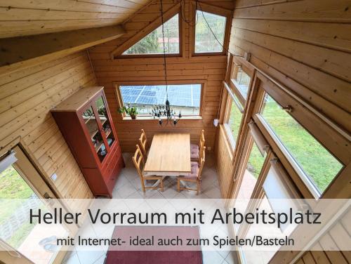 Foto sihtkohas Arnoldshammer asuva majutusasutuse Wichtelhaisl Rittersgrün im Erzgebirge - Entspannen im fröhlichen Tiny House - umzäunter Naturgarten-Hunde willkommen-Ebike und Elektroauto laden galeriist