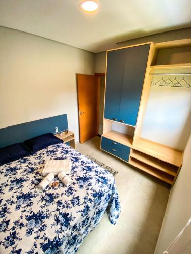 Postel nebo postele na pokoji v ubytování APARTAMENTO Completo 100 Metros PRAIA 19 Minutos BETO CARREIRO