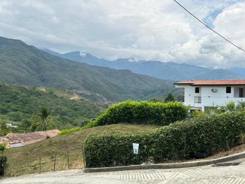 Un paisaje natural cerca de la villa