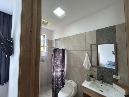 Un baño de Villa Los Pinos