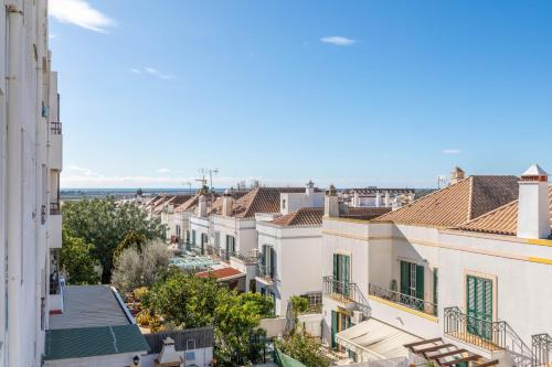 Monis Place-modern Apartment With Sunny Balcony