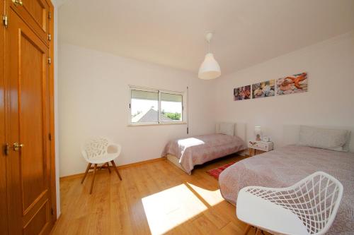 Monis Place-modern Apartment With Sunny Balcony