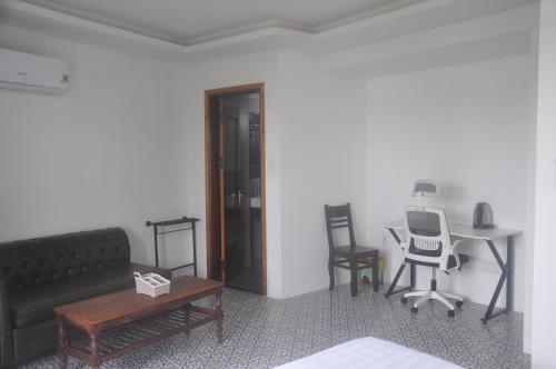 Ruang duduk di Autumn Bay Riverside Villa