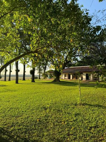 Laguna Kare Hotel Campo