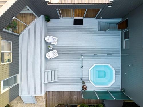 Kolam renang di atau dekat dengan Nalu Retreat Luxe Beach Escape Steps From Ocean